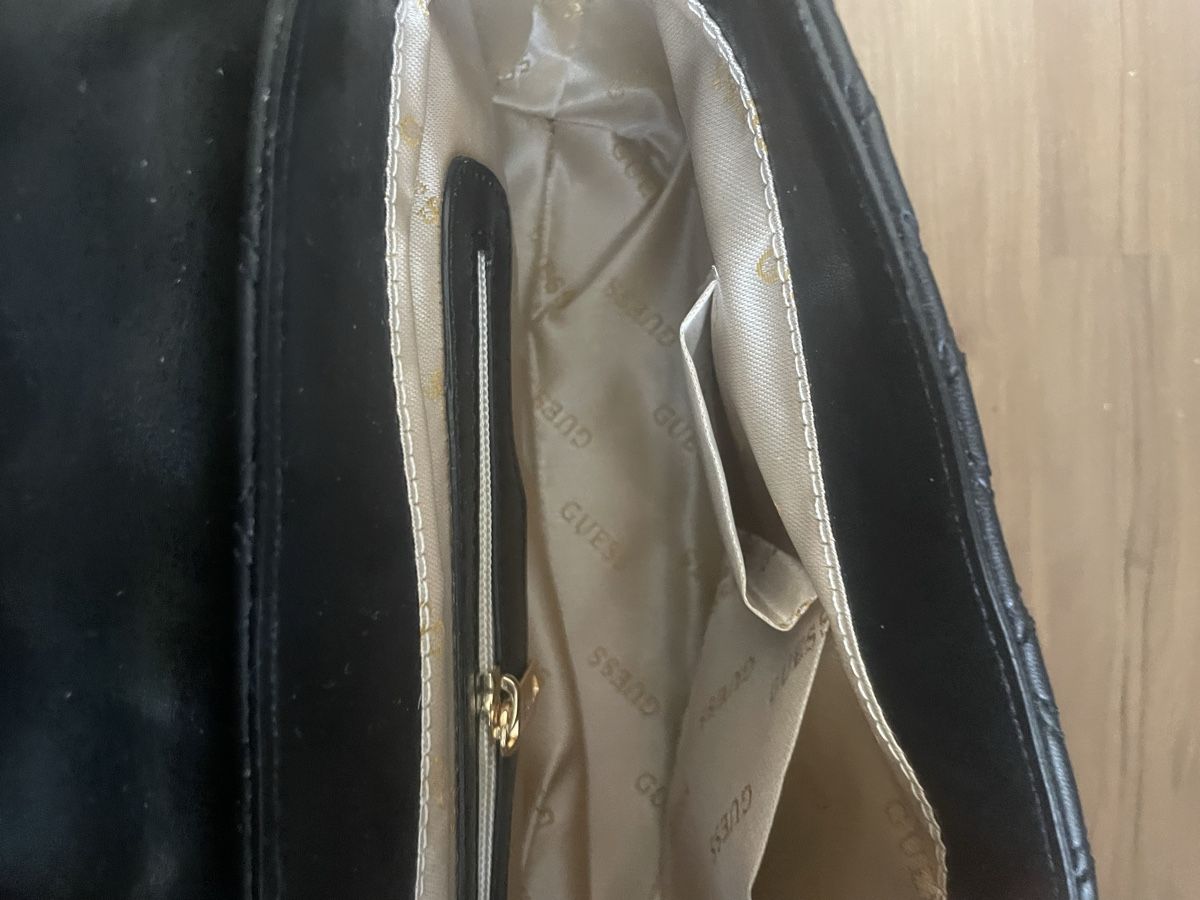 Guess Borse da donna: Guess Handtasche Schwarz – Usato da Interlaken venduto da sa.manta 1
