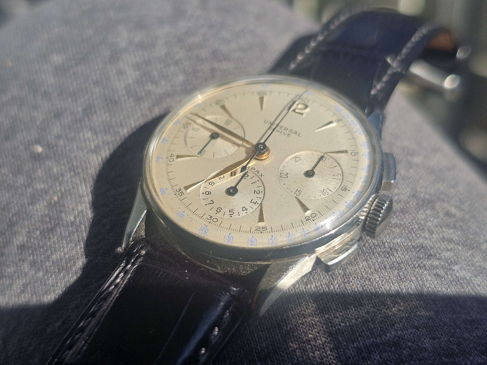 Universal Genève Orologi: Wunderschöne Universal Geneve Compax Chronograph  – Usato da Uitikon-Waldegg venduto da pkieni3