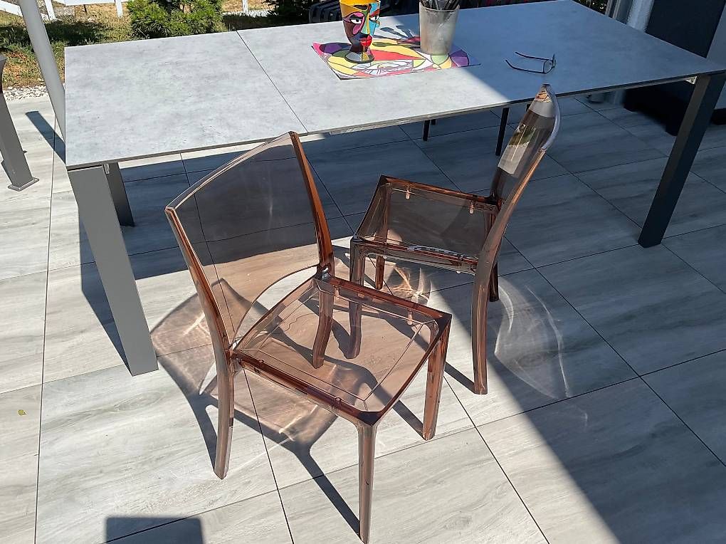 Chaises: Six chaises en Polycarbonate – D'occasion à prêles par lisihubi