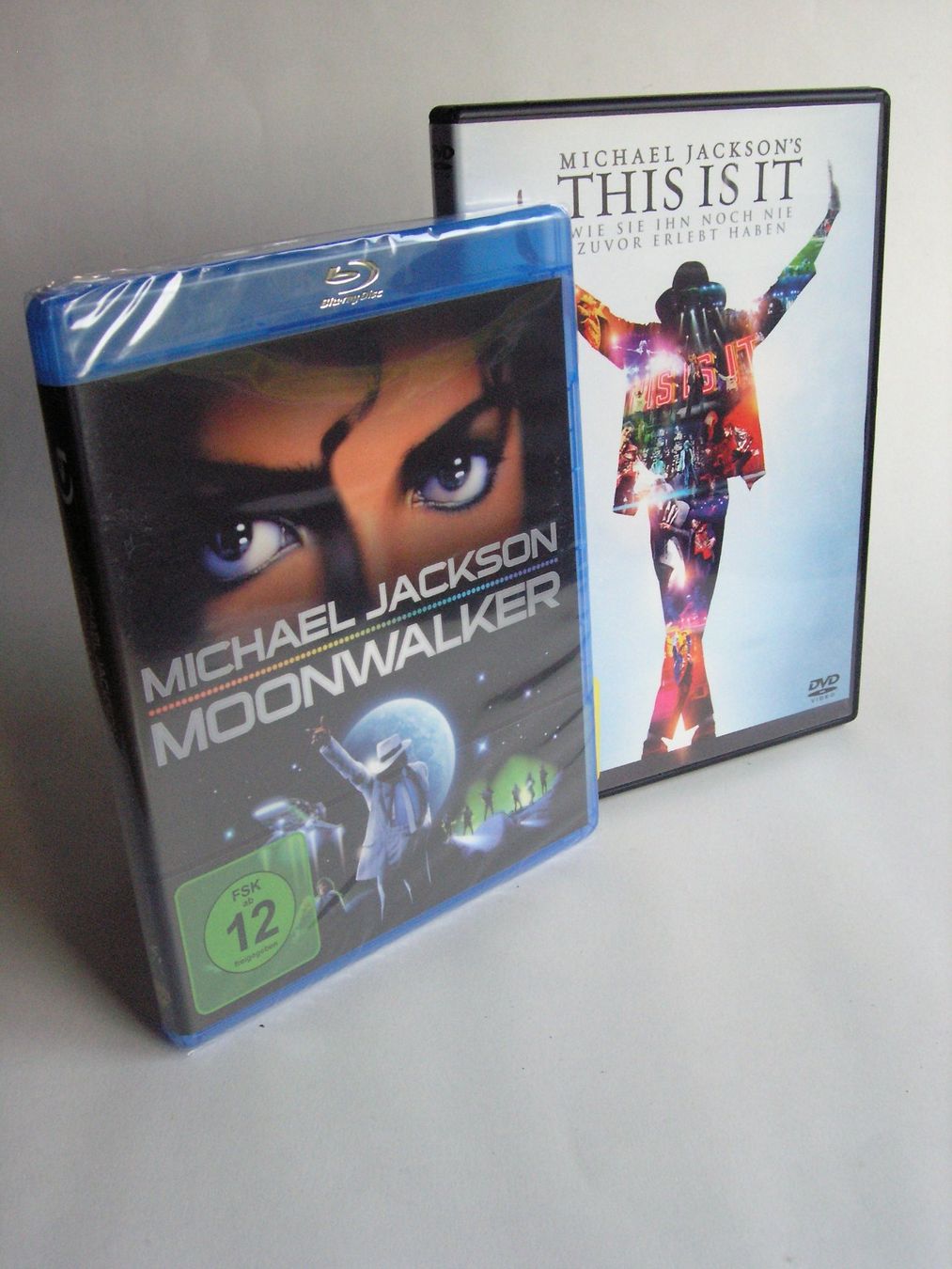 Tutti i DVDs: MICHAEL JACKSON MOONWALKER & THIS IS IT – Nuovo (secondo la descrizione) da Zuzwil SG venduto da vette13 5