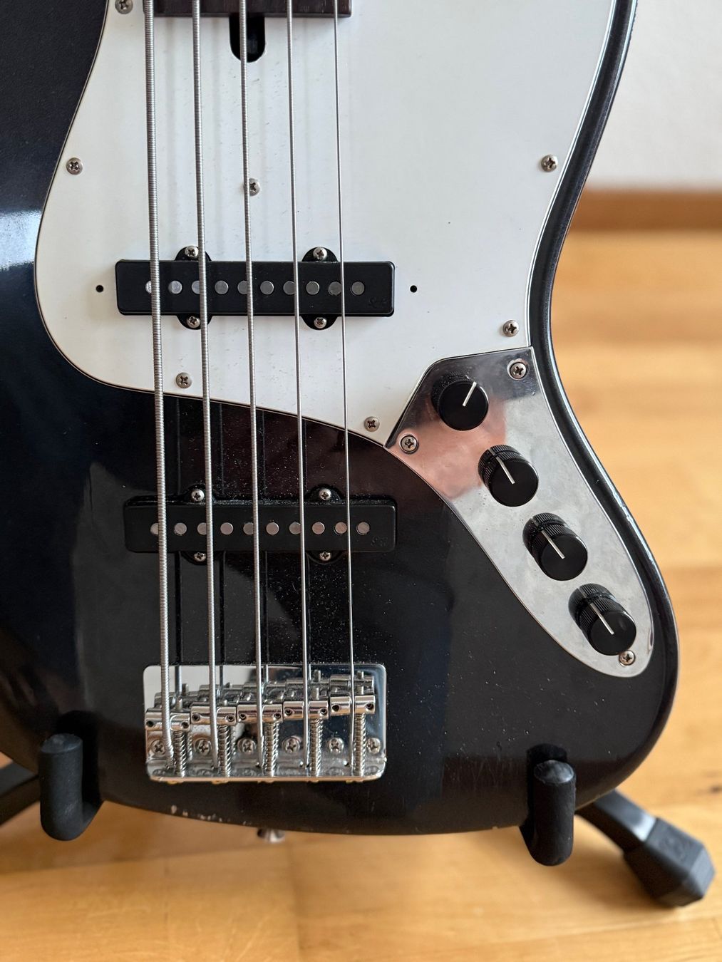 Strumenti musicali: ZOLA 5-String Bass – Usato da Eppenberg venduto da Henryman21 5
