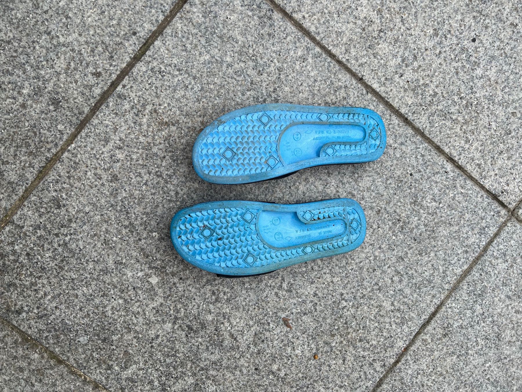 Scarpe da uomo: Adiletten badeschuhe flip Flop 44 – Usato da Münchenbuchsee venduto da mesothorium 2