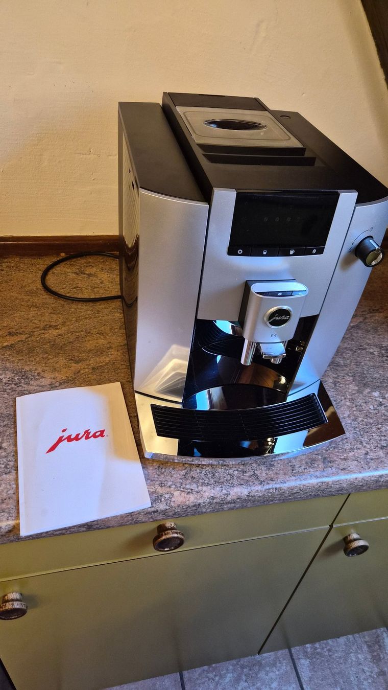 Jura Macchine per caffè & Macchine per espresso: Jura E4 – Usato da Oensingen venduto da chefkoch123