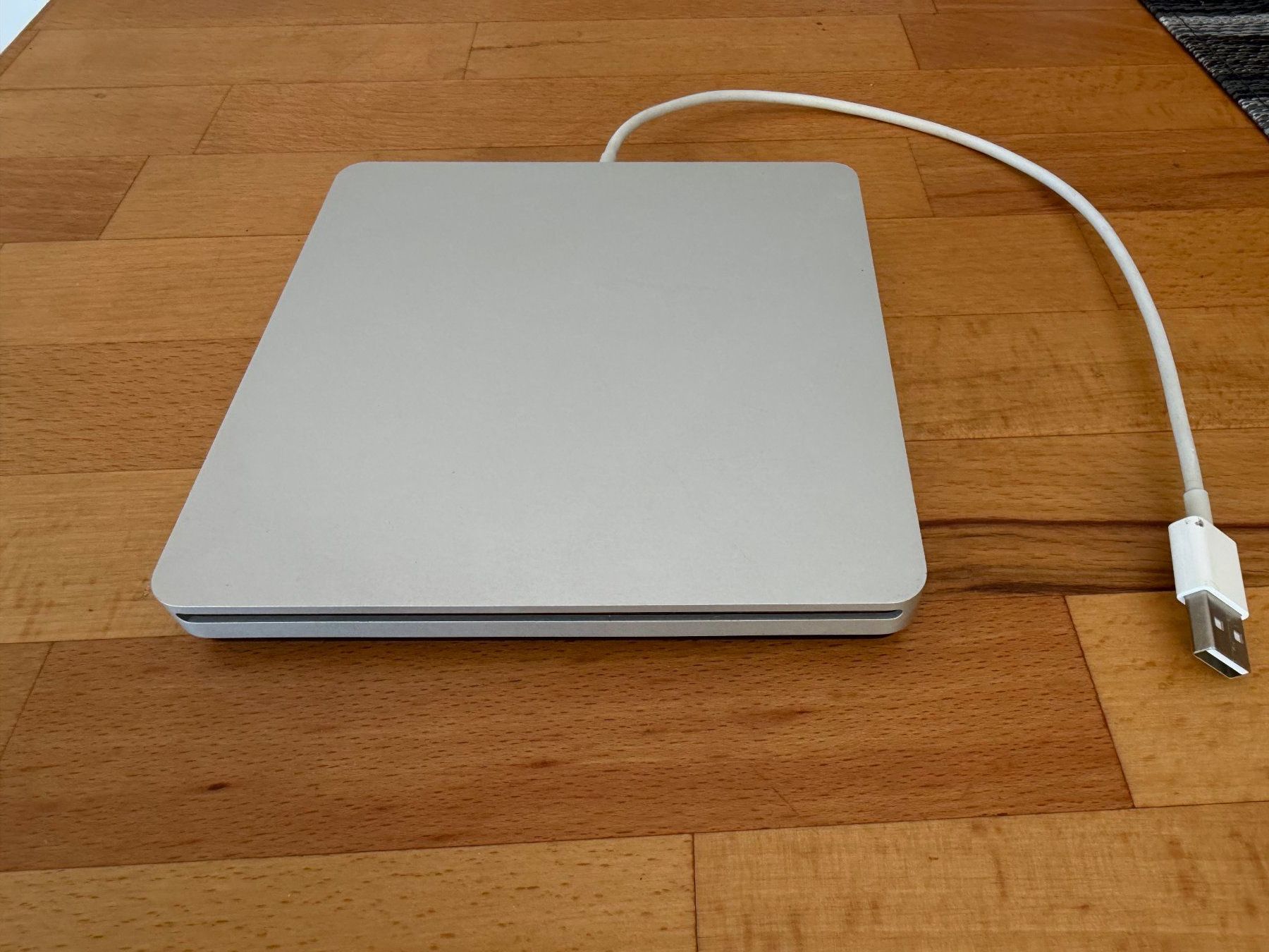 Apple Systèmes audio & multimédias: Lecteur CD externe Apple – Neuf (Voir description) à La Tour de Peilz par superniconico