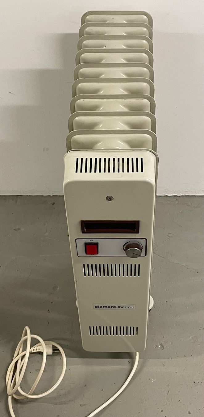 Radiatori: Radiator Elektro Typ Diamant Thermo/Top Auktion – Nuovo (secondo la descrizione) da Volketswil venduto da rubin74 1