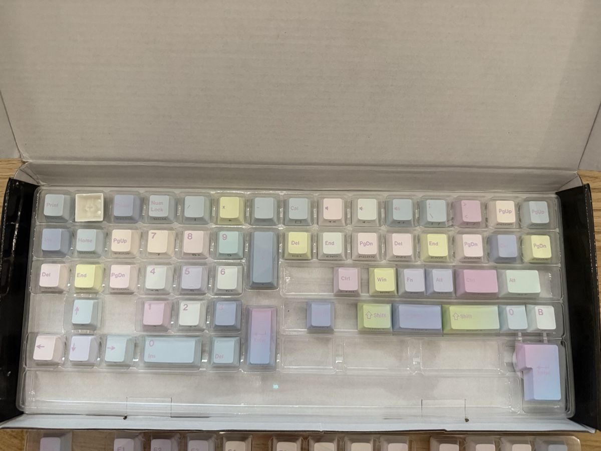 Tastiere: JCM Bubble Pastel Keycaps Cherry PBT for Mechanical Keyboard – Nuovo e nell'imballaggio originale da Belmont-Lausanne venduto da HausPopCharm 1