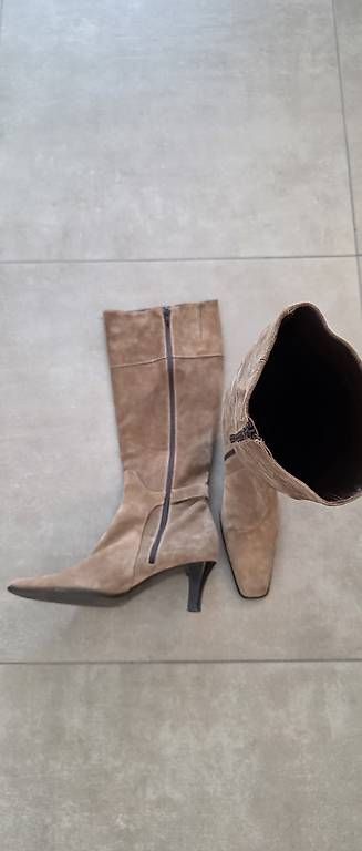 Scarpe da donna: Bottes beige foncé/marron – Usato da Monteggio venduto da jea_6xcn