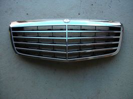 Kühlergrill Mercedes-Benz  Chrom guter Zustand