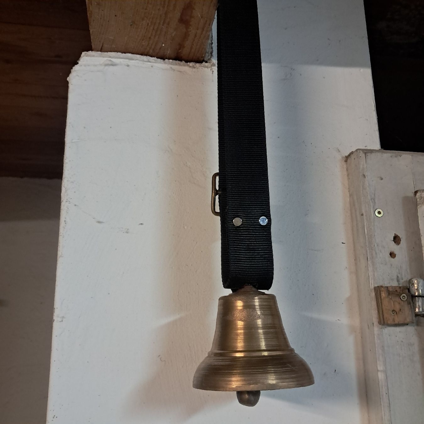 Glocken & Treicheln: Kleine Glocke – Gebraucht aus Murten von SHETHOF 2