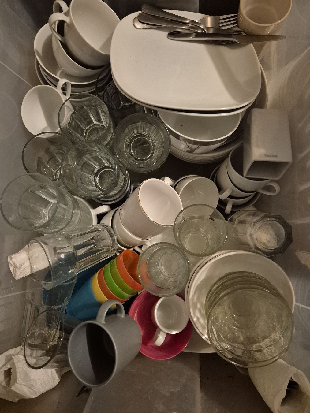 Geschirrsets: riesige Kiste Essgeschirr – Gebraucht aus Hüttlingen von Remalimo