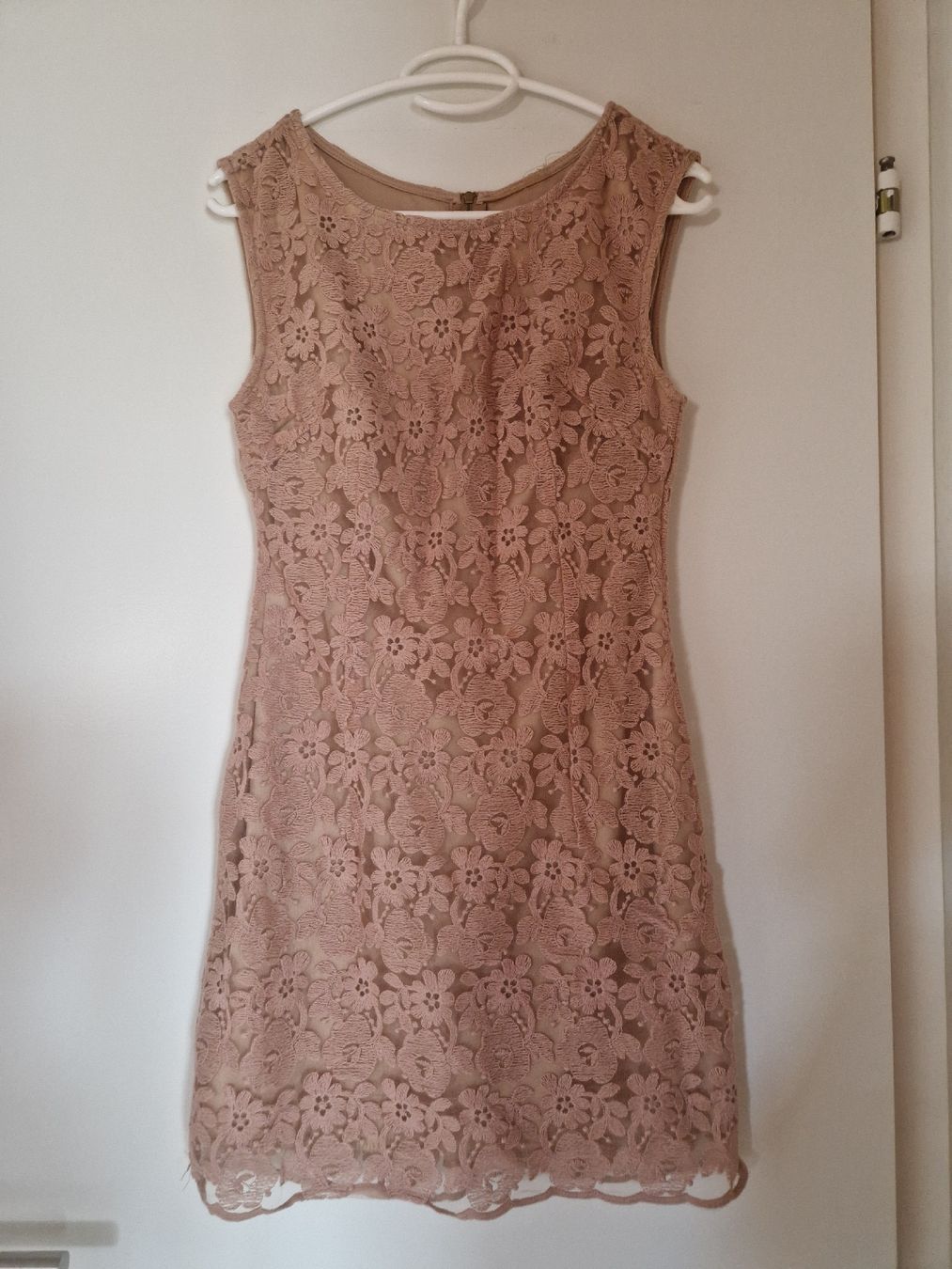 Vestiti: Kleid – Usato da Otelfingen venduto da Tun_c9nb
