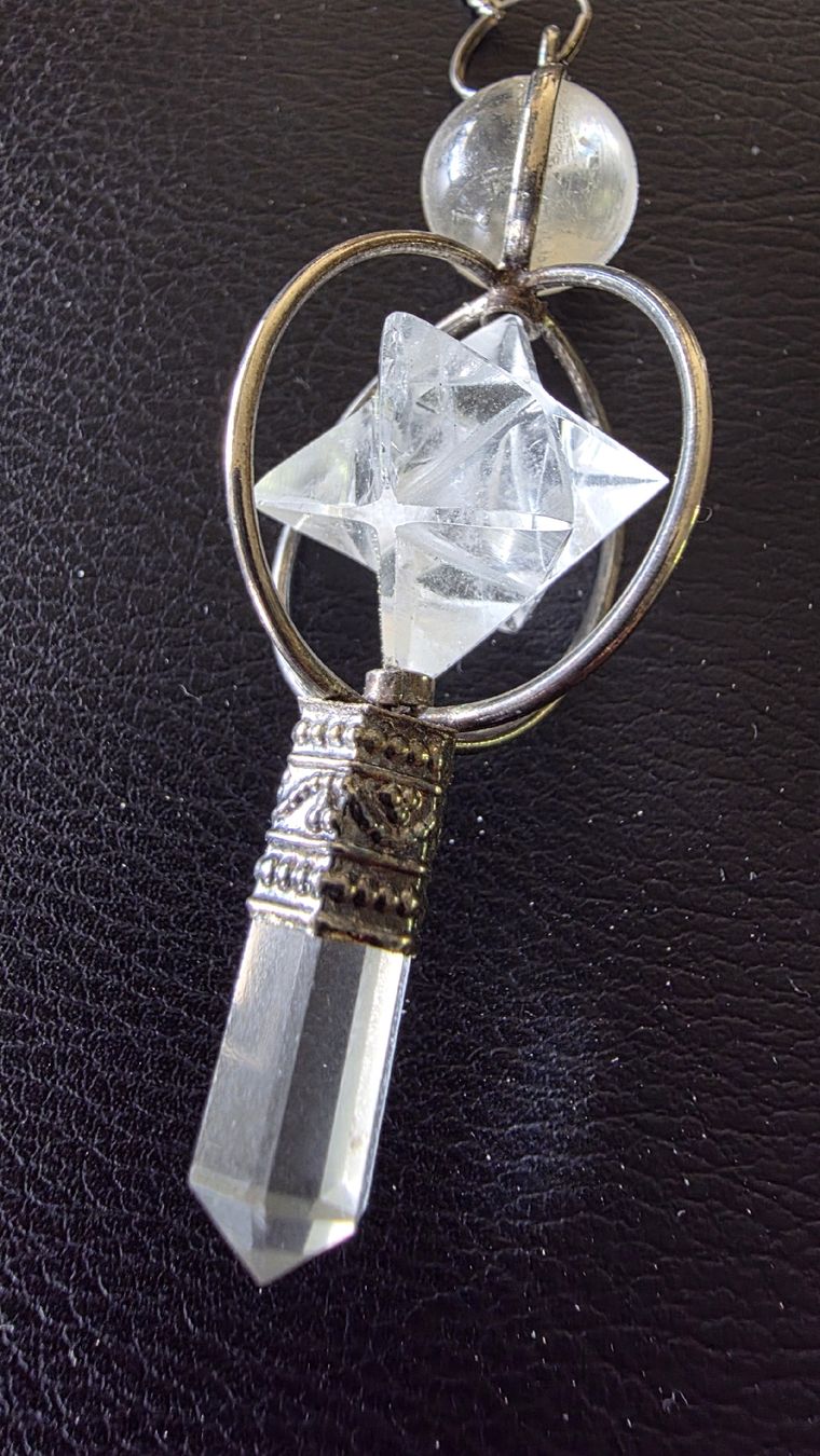 Ciondoli: Pendule cristal de roche – Usato da Cheyres venduto da Karine-Schweiz 1