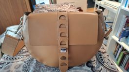 Coccinelle Carousel Saddlebag, crossbody m. 2 Taschengurten