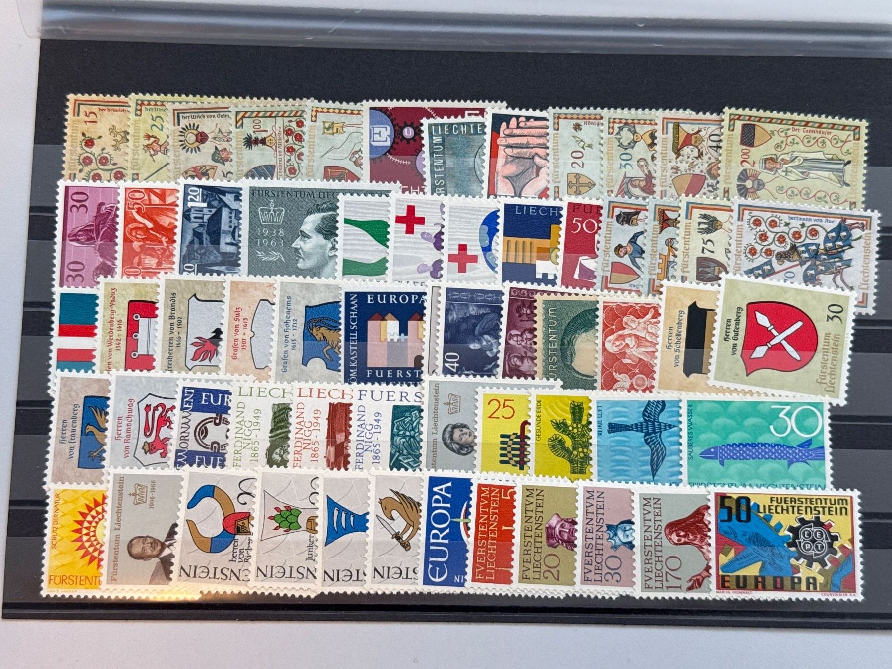 Tutti i francobolli: Super Lot Liechtenstein postfrisch – Usato da Küssnacht am Rigi venduto da POSTOMASTER