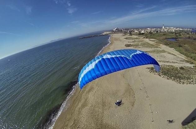 Ozone Flug- & Drachensport: Gleitschirm OZONE Mojo 4 L + SWING Connect + Notschirm – Gebraucht aus Ennetbürgen von Leibniz