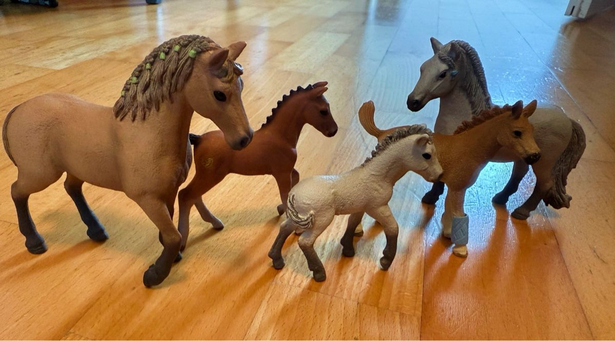 Schleich Giocattoli: Schleich - Pferdefamilie – Usato da Horgen venduto da adr_6ynz 1