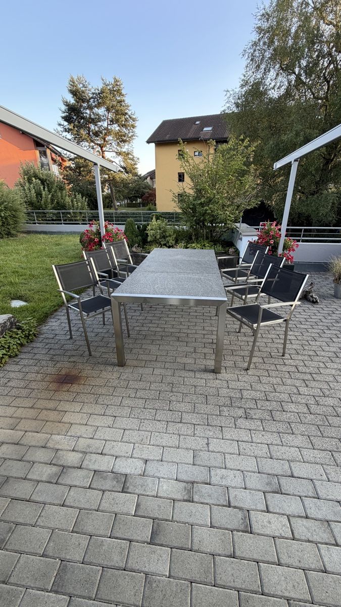 Set di tavolo e panche: Gartentisch mit 6 Stühlen  – Usato da Cham venduto da Manilu