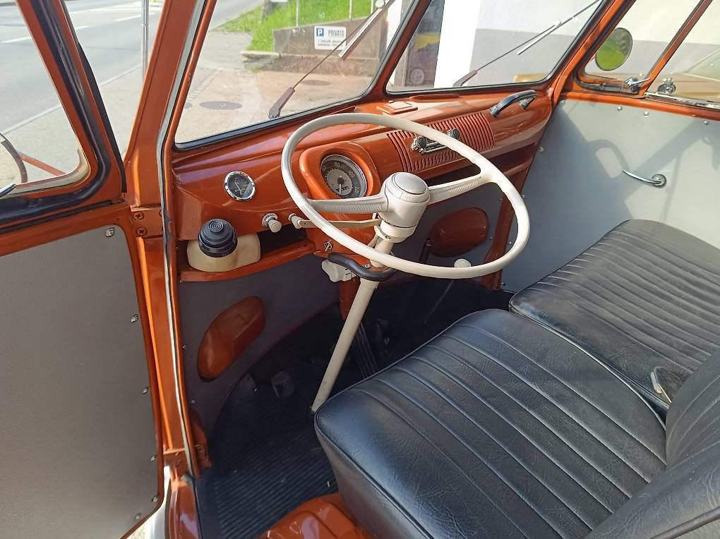 Automobili: VW T1 bus split – Usato da Taverne venduto da ClassicCarCornerSA 4