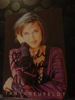 Tanya Neufeldt - handsignierte Autogrammkarte 🎉