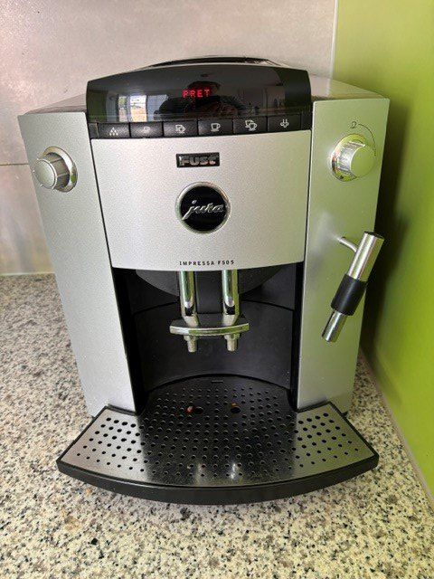 Jura Kaffeemaschinen & Espressomaschinen: Machine à café IMPRESSA F505 – Gebraucht aus Bonvillars von Vanille12
