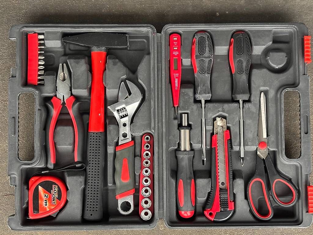 Tous les outils: Werkzeug – D'occasion à Siggenthal Station par Vienna44