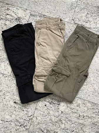 3 paia di pantaloni cargo