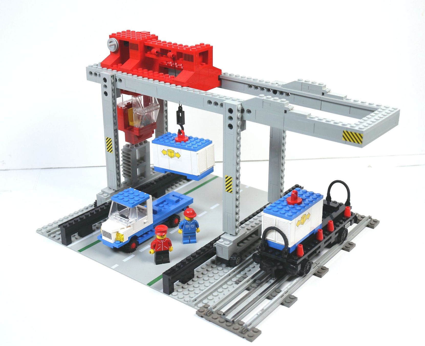 Lego Baukästen: Lego 7823 - Container Loading Station – Gebraucht aus Hettlingen von Scholi99