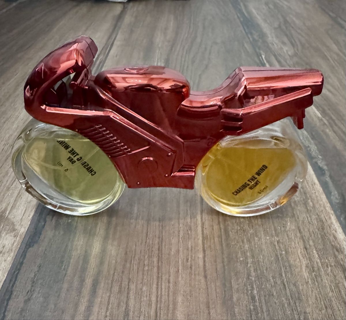 Profumi & Eau de Toilette: Motorrad Parfüm "Chasing the Wind", 2x 50ml, NEU – Nuovo (secondo la descrizione) da Bäretswil venduto da clothes-freak