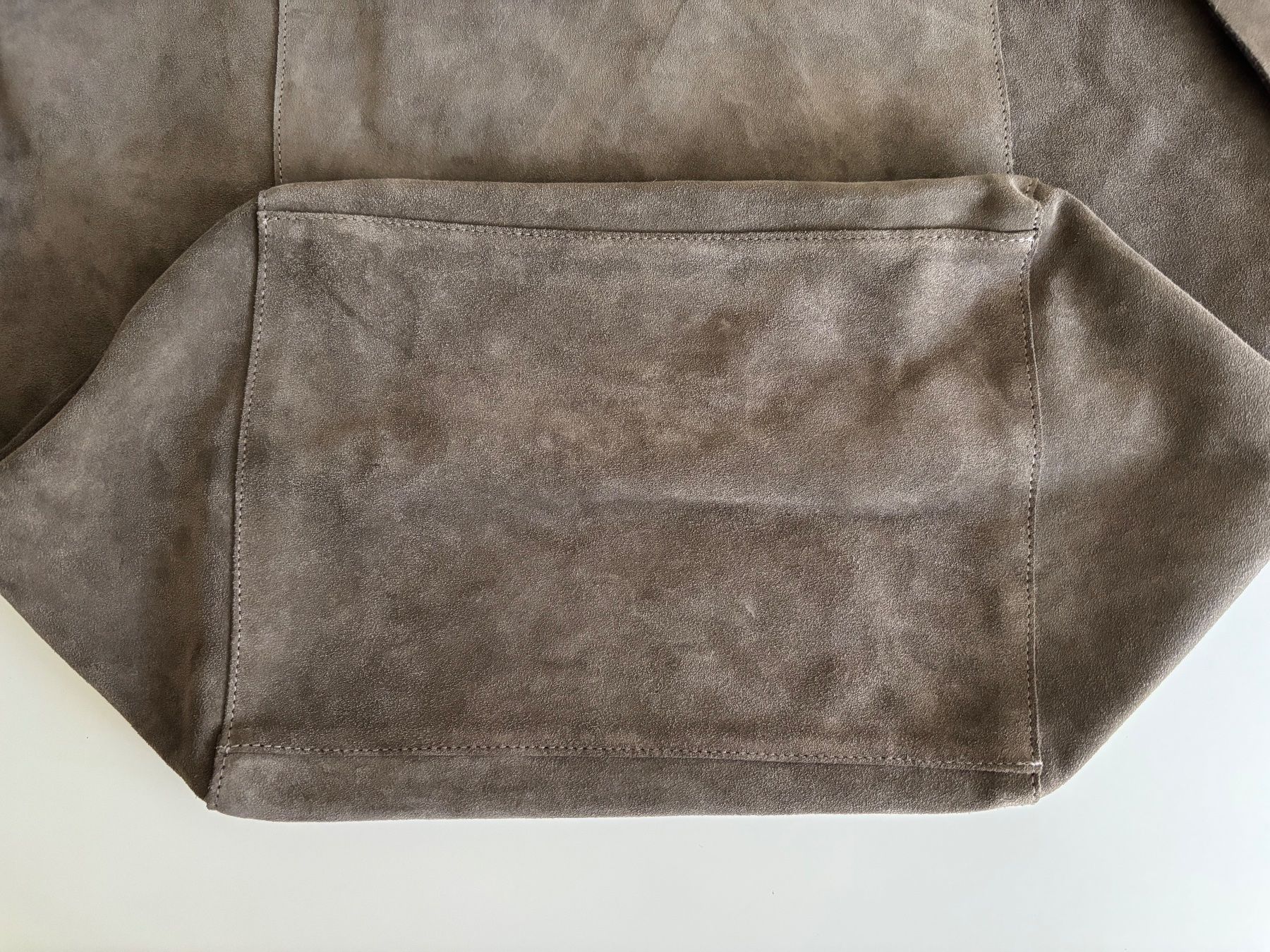 Massimo Dutti Taschen: Large Massimo Dutti suede Shopper – Gebraucht aus Zürich von hol_bc6v 2