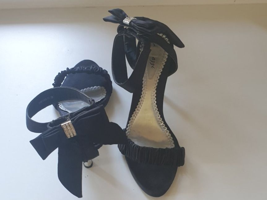 Scarpe da donna: Gr. 39 edle Absatzschuhe, Hackenschuhe, Partyschuhe – Usato da Egg b. Zürich venduto da Tuddy