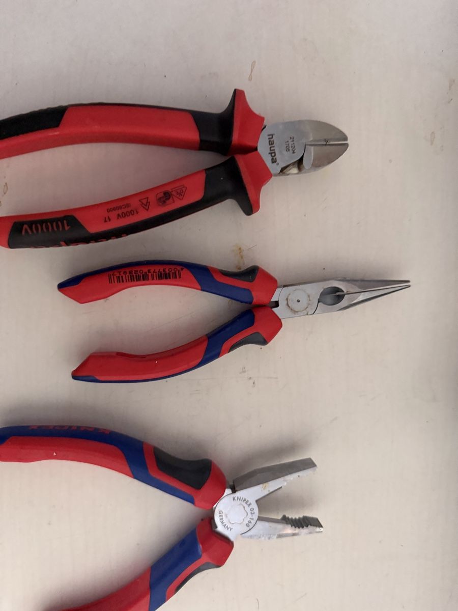 Knipex Tutti gli attrezzi: Knipex Zangen neu  – Nuovo (secondo la descrizione) da Zürich venduto da papaplatte 5