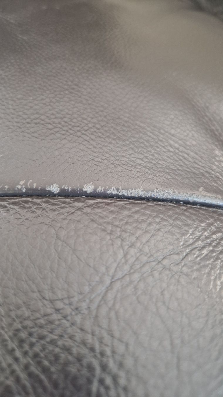 Ikea Divani: genuine leather sofa ikea – Usato da St-Sulpice VD venduto da kvm_bfs8 4