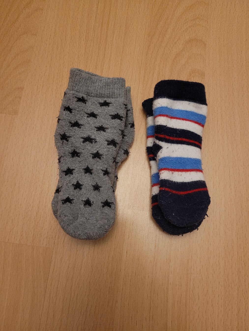 Socken für Kinder: Babysöckli – Gebraucht aus Inwil von Flower2325