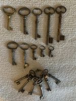 16 antike Schlüssel vintage