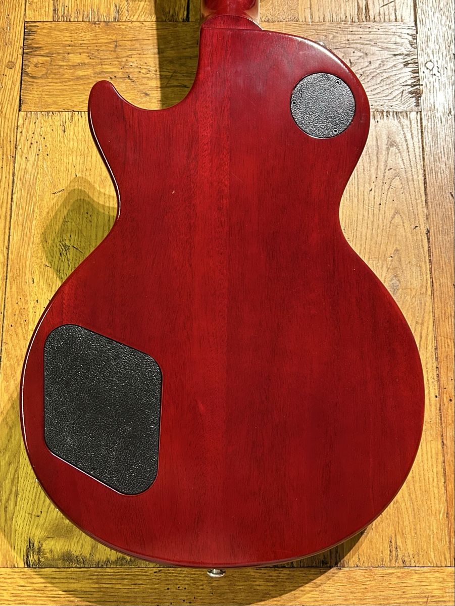 Gibson Strumenti musicali: Gibson Les Paul Classic Player Plus Satin Wine Red P90 – Usato da Bergdietikon venduto da SoundFactory 1