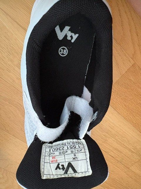 Scarpe da uomo: Turnschuh Vty Gr. 38 weiss – Usato da Zürich venduto da Sonnenblume_65 5