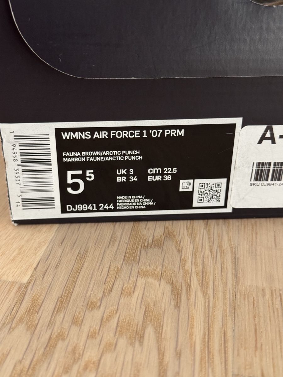 Scarpe da donna: Nike air force one édition limité taille 36 – Usato da geneve venduto da BadgePolice 1