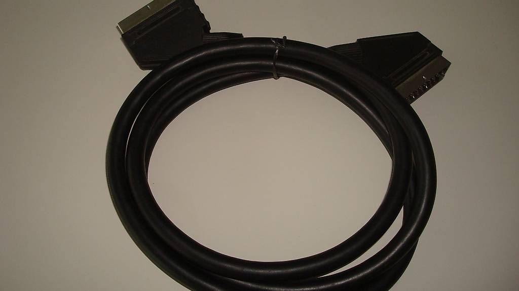 Cavi: SCART Kabel 140 cm – Usato da Dietikon venduto da m53