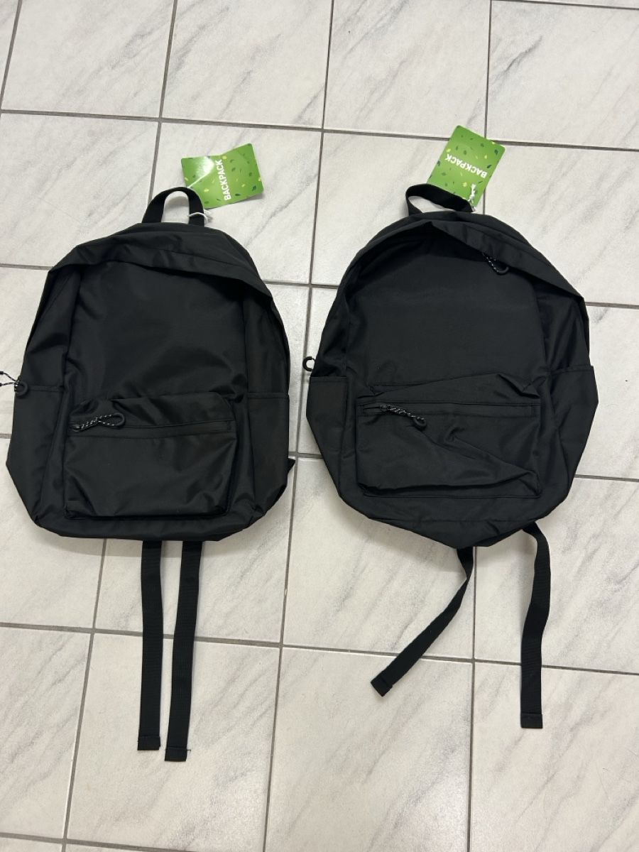 Borse & Zaini: Neue ungebrauchte 2 Schwarze Rucksäcke – Nuovo (secondo la descrizione) da Küssnacht am Rigi venduto da Happy_home