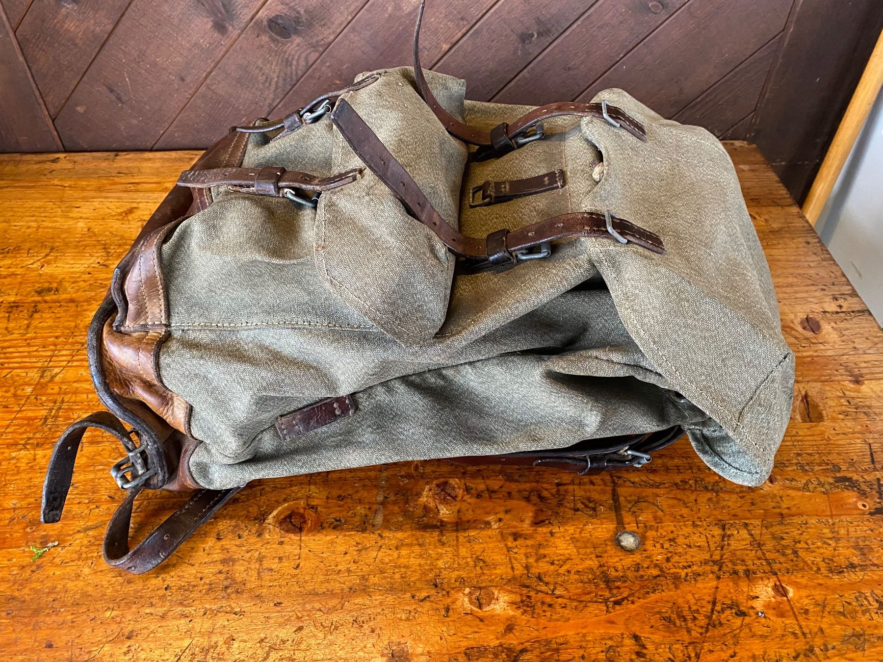 Schweizer Armee Zaini: Schweizer Militär Rucksack – Usato da Feldbach venduto da Fea1 1