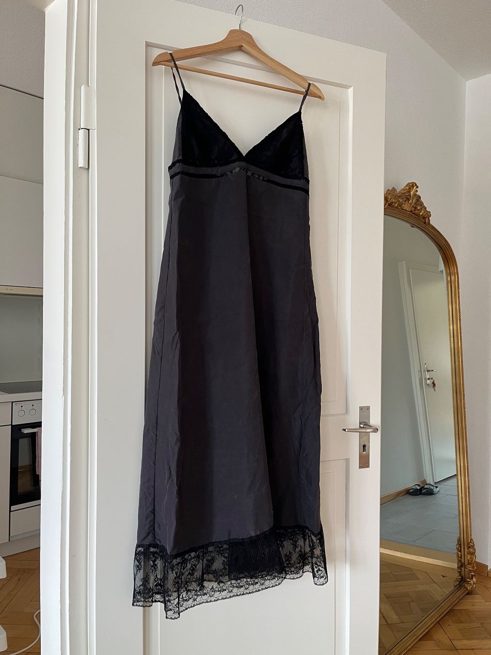 Massimo Dutti Vestiti: Massimo Dutti Cocktailkleid – Usato da Solothurn venduto da digimon_racingteam