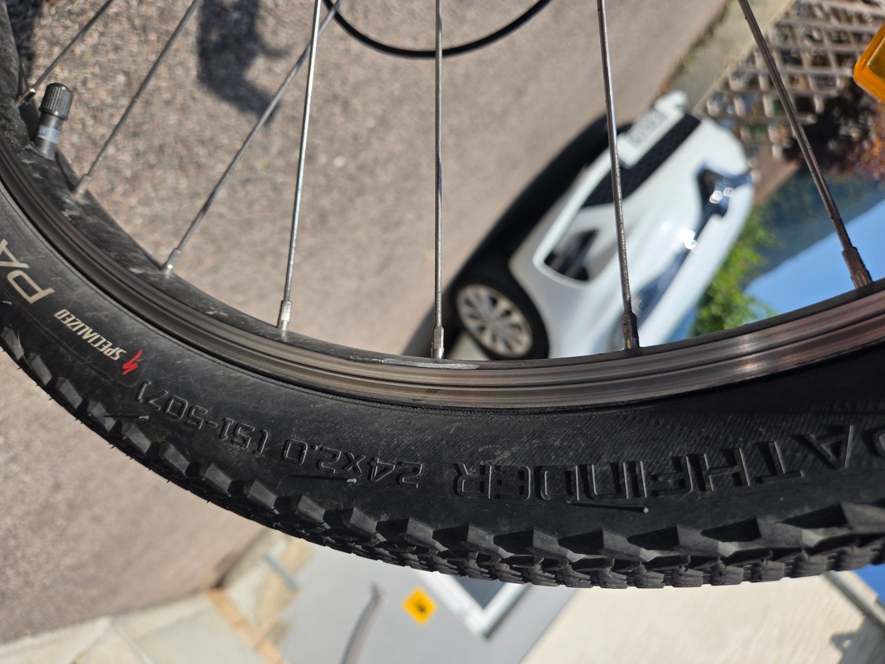 Specialized Biciclette: Velo Specialized Jett 24 pouces – Usato da Crémines venduto da Blakedrake 2
