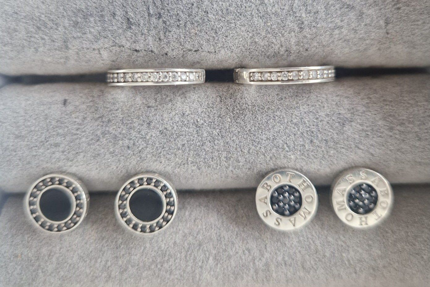 Thomas Sabo Orecchini pendenti & Orecchini a lobo: Thomas Sabo Ohrringe/-stecker Set | 3 Paar | 925 Silber – Usato da Horgen venduto da olivi_1988 1