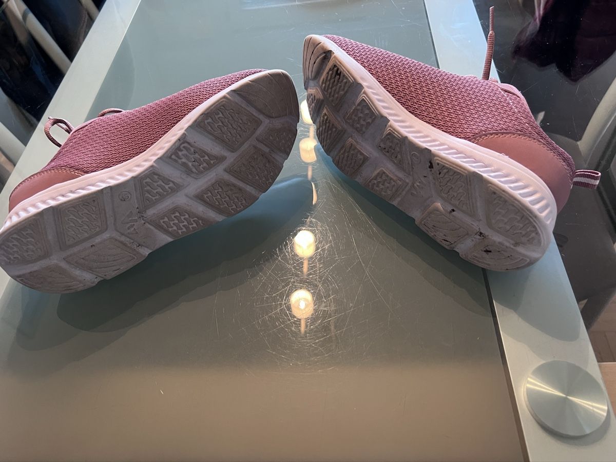 Damenschuhe: Turnschuhe Dunkelrosa Größe: 40 – Gebraucht aus Volketswil von Latinozh5 2