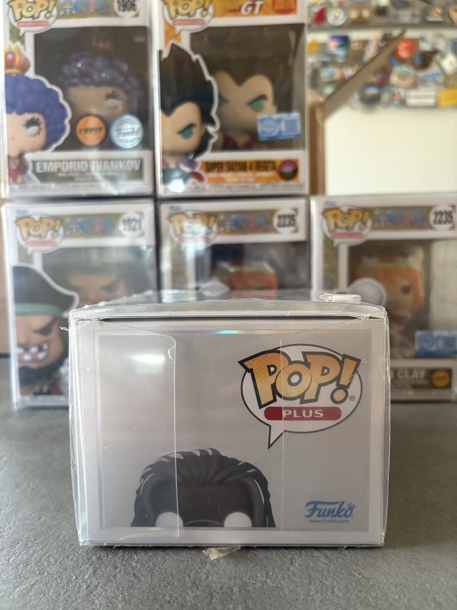 Funko Statuette: Funko Pop ! Silvers Rayliegh Chase One Piece – Nuovo e nell'imballaggio originale da Alpnach Dorf venduto da Walsche 4