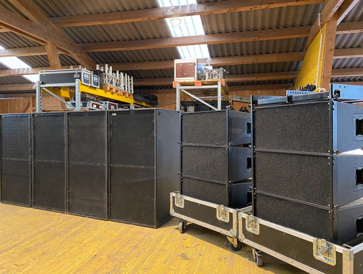Haut-parleurs: Line Array Pl Audio La210 + B3 und Amping // Spielbereit – D'occasion à Niederwil SG par LarsKeller