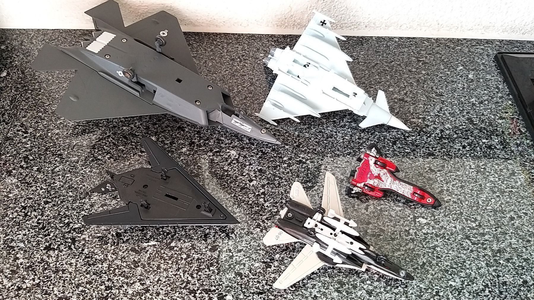 Kit di modellismo & Modellini statici: 11 Flugzeugmodelle diverse Massstäbe – Nuovo (secondo la descrizione) da Rotkreuz venduto da JustForSale 6