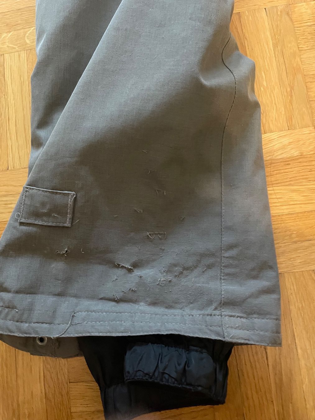 Roxy Pantaloni: Roxy Skihose in Grau Grösse S – Usato da St. Gallen venduto da chr_275x 5