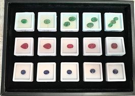 Dès 1.- Fr Coffret émeraudes rubis saphirs - CERT. 2'765.-Fr