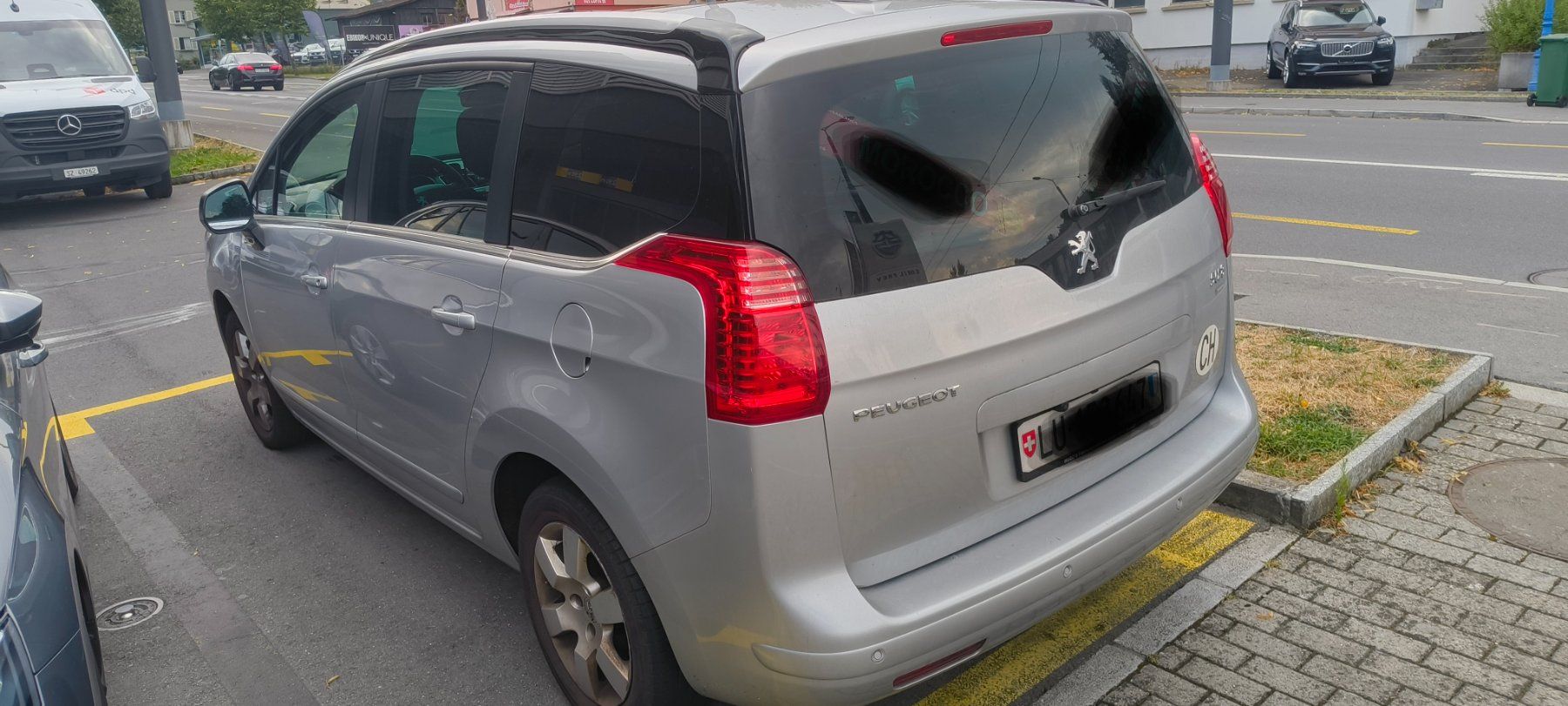 Peugeot Automobili: Peugeot 5008 – Usato da Luzern venduto da rac_nbg9 4